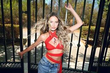 ״לא מעודדת״: אמילי קופר מתנצלת