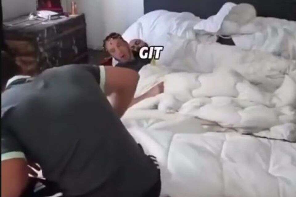 מציאת גופתו של הסטרימר , מתוך Kick