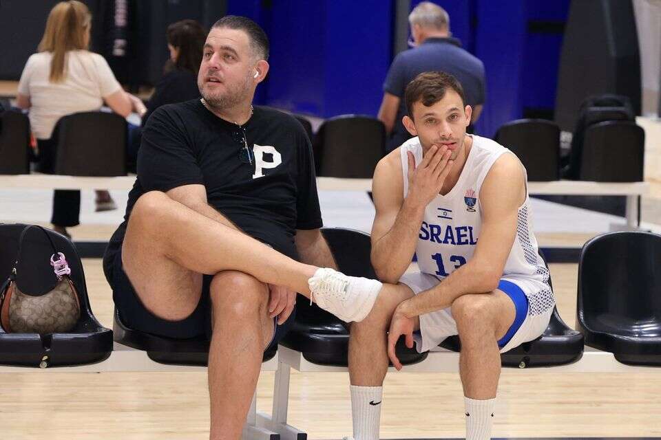 רועי הובר ומתן סימן טוב , אלן שיבר