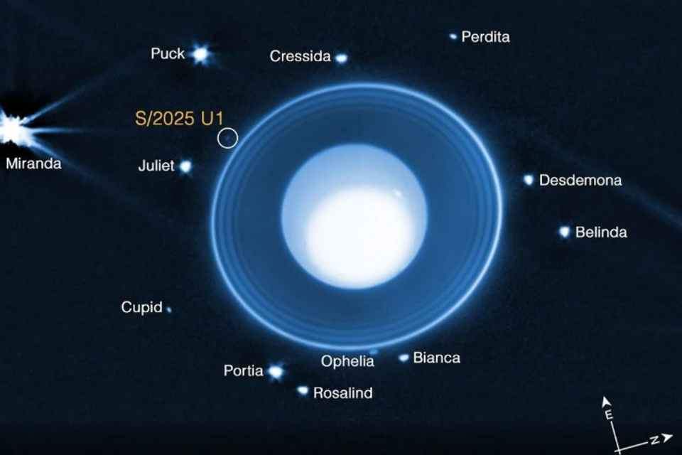 ירח חדש ,  NASA, ESA, CSA, STScI, M. El Moutamid (SwRI), M. Hedman (University of Idaho)