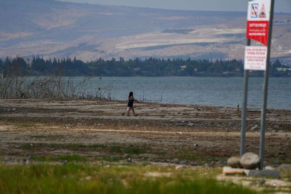 נסיגת מים בכנרת ,  אייל מרגולין - ג׳יני
