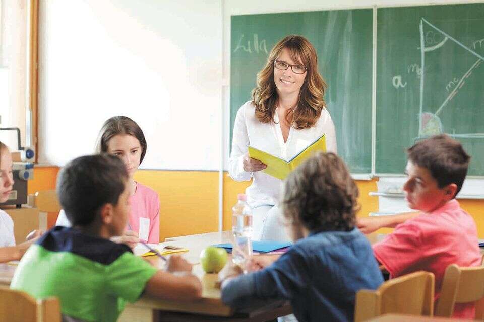 מורה בכיתה , גטי אימג'ס