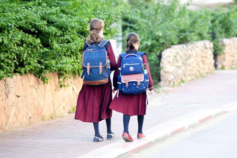 לראשונה: בית הספר החסידי בבני ברק שהחליט להצטרף למשרד החינוך (למצולמים אין קשר לכתבה) , יוסי זליגר