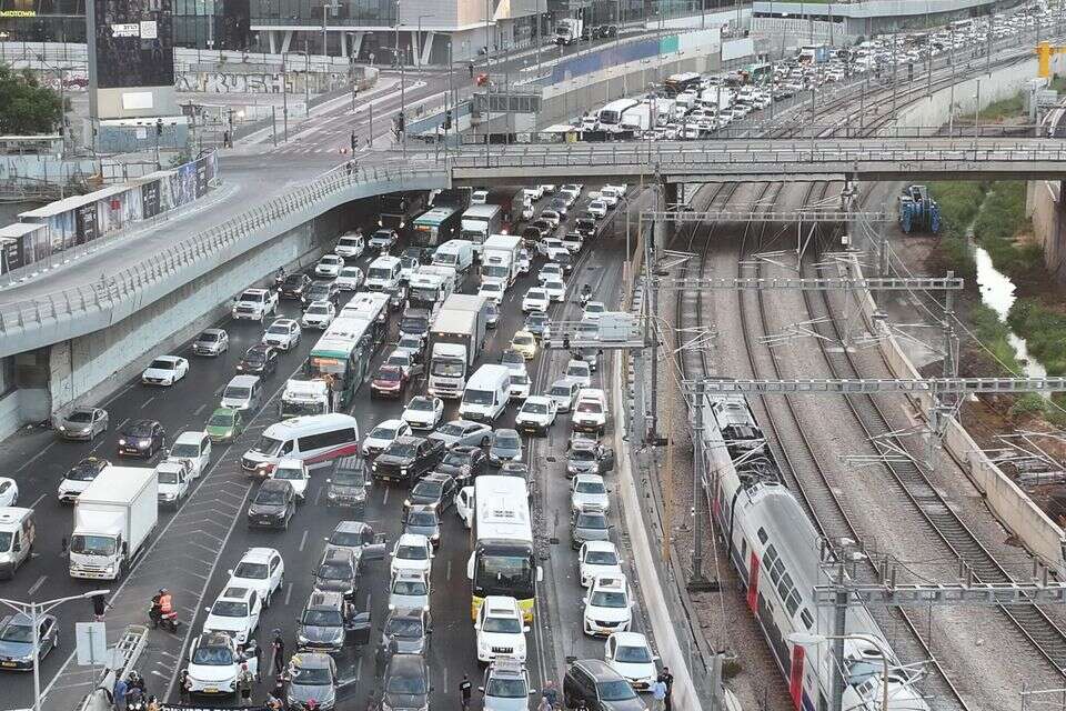 חסימות באיילון דרום בעקבות יום העצירה השני , .