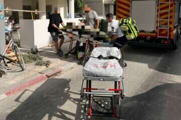 פיגומים קרסו בבניין בשיפוצים בתל אביב , מד"א