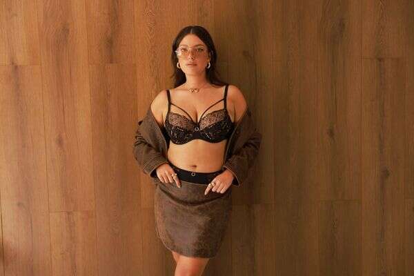 ניצן גריב על סט הצילומים לקמפיין JACK KUBA  , עירד נצר