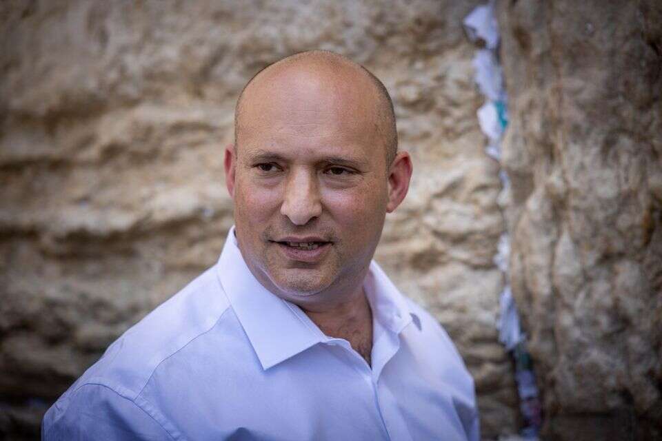 נפתלי בנט , .