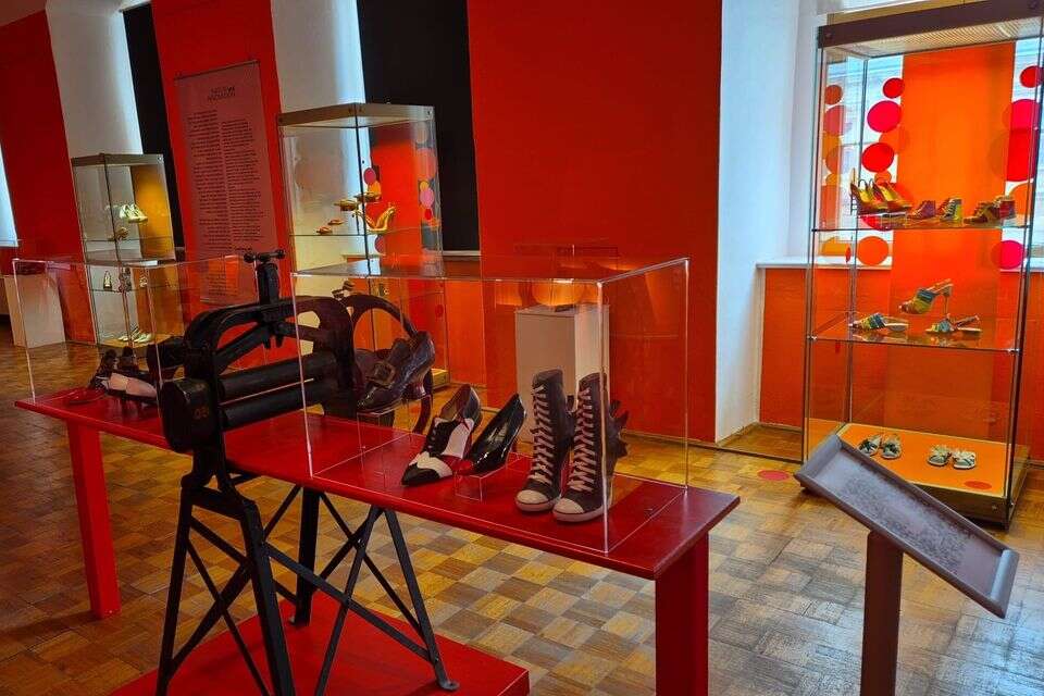 התערוכה החדשה "Everlasting - Timeless Footwear" , קובי לוי