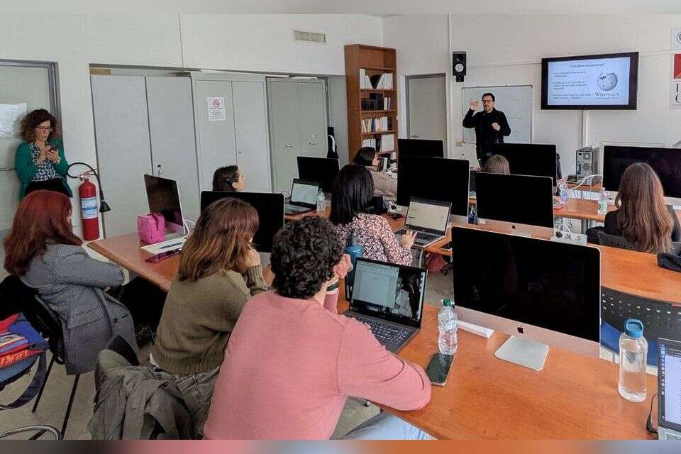 סטודנטים באוניברסיטת פלרמו בסדנה של ויקיפדיה ב-2025 , Auregann (Léa Lacroix) / Wikimedia