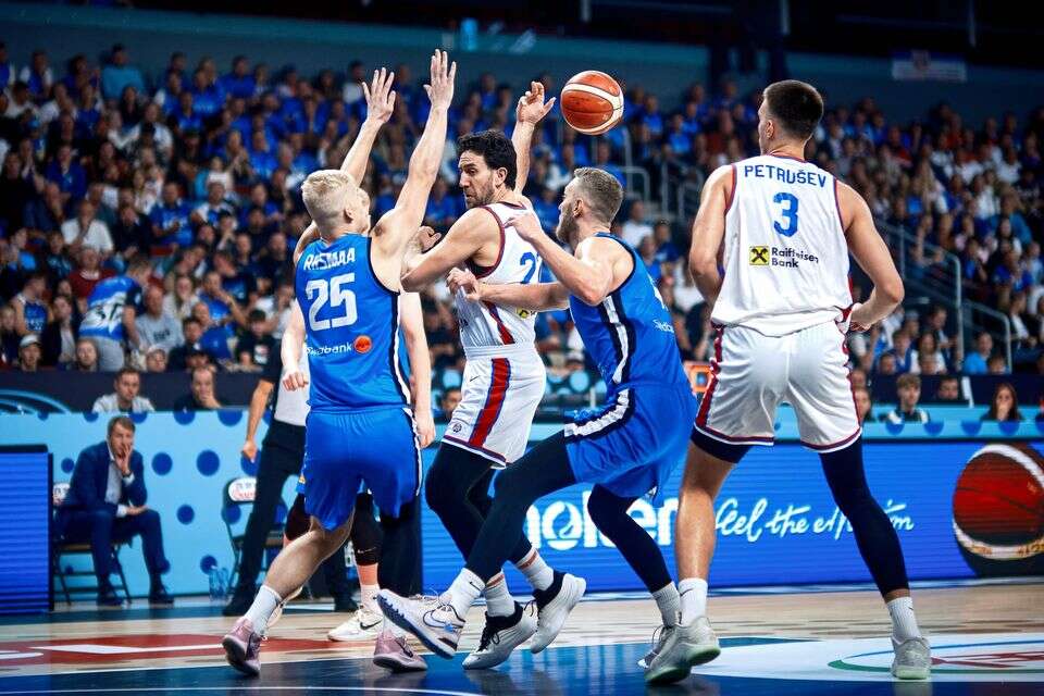 וסיליה מיציץ' , FIBA