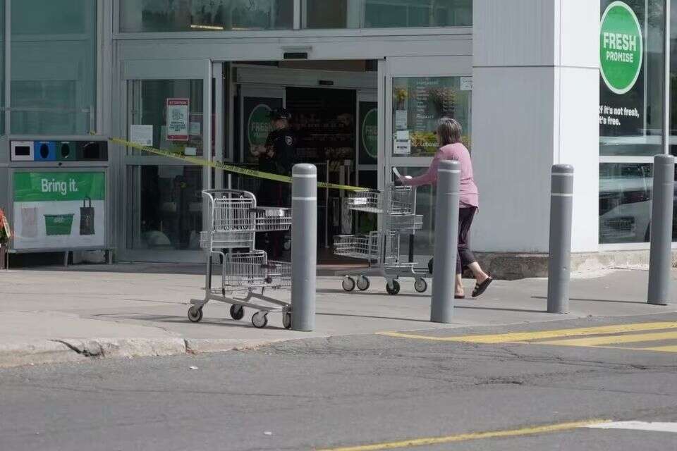 זירת הדקירה באוטווה, קנדה , רשתות חברתיות