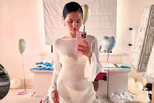 סלינה גומז במסיבת הרווקות שלה בקאבו, אוגוסט 2025 , עמוד האינסטגרם של סלינה גומז (צילום עצמי)