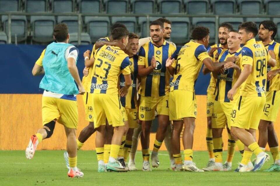 שחקני מכבי תל אביב חוגגים , מכבי תל אביב