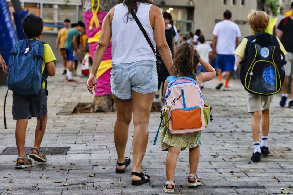 ביום פתיחת שנת הלימודים, מורים זועקים: "הפסיקו את המלחמה" , יהושע יוסף