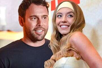 אהבה חדשה: סידני סוויני נתפסה עם סקוטר בראון