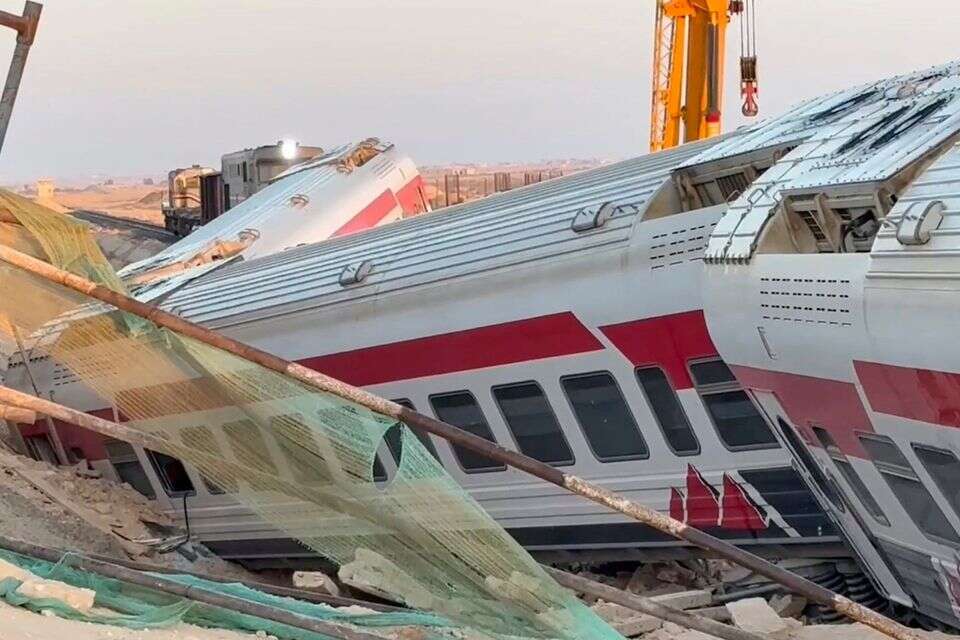 רכבת ירדה מהפסים - והפעם זה נגמר ברע: שלושה הרוגים ו-103 פצועים במצרים , אי.פי
