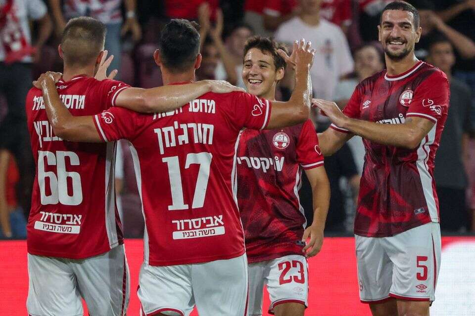 שחקני הפועל באר שבע חוגגים , דני מרון
