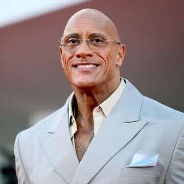 בדמעות: דה רוק מתפרק מול כולם