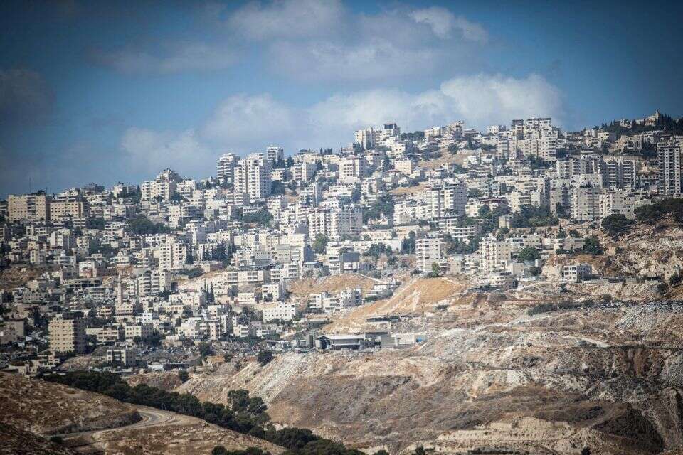ההסכם שישנה את מעלה אדומים , אורן בן חקון