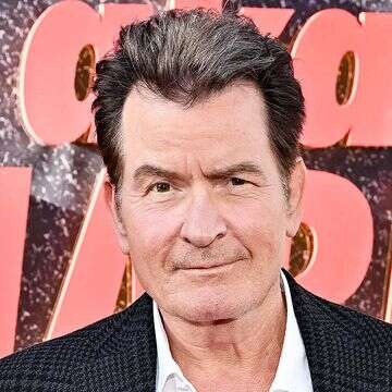 צ’ארלי שין על עברו עם גברים: "פאקינג משחרר”