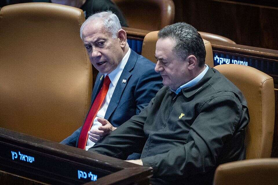 "לא לעומתי לראש הממשלה, אבל כן דעתן". כ"ץ ונתניהו , חיים גולדברג / פלאש 90