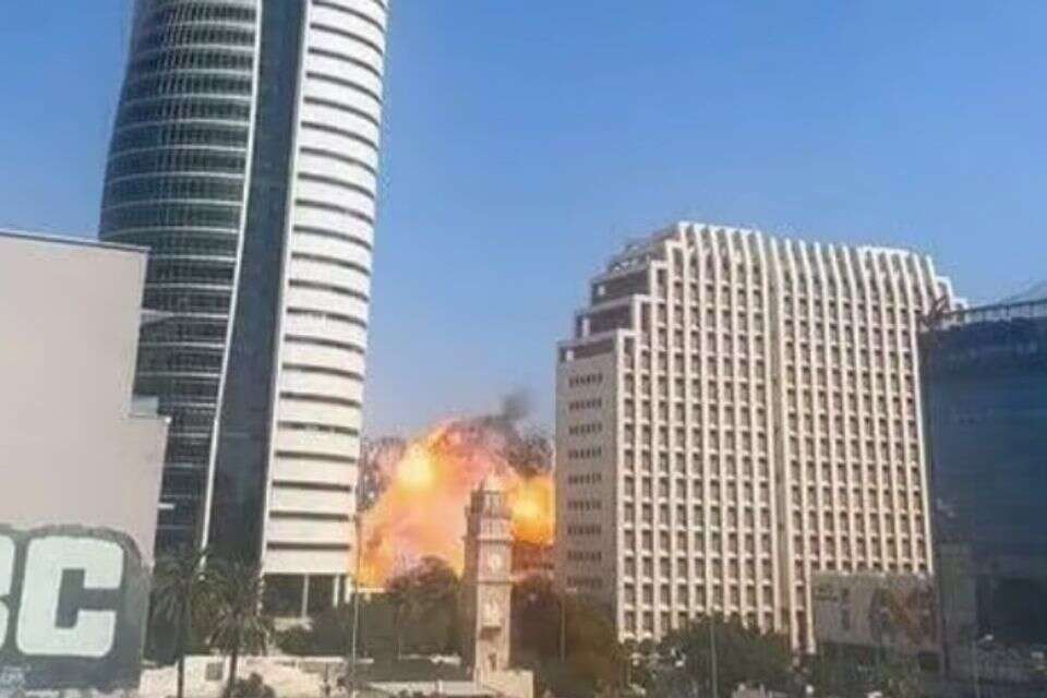 כדור אש באמצע העיר: הותר לפרסום התיעוד הדרמטי מפגיעת הטיל האיראני בחיפה