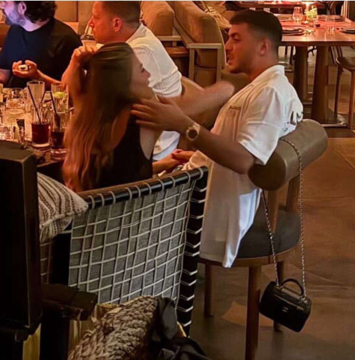 טיילור מלכוב ואייזיק נקש , שמור במערכת