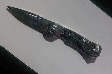 הסכין שבה דקר החשוד בן ה-12 את הקורבן בן ה-13 בירושלים , דוברות המשטרה