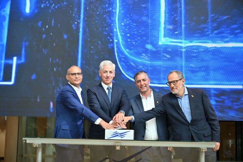 בתמונה מימין לשמאל: פרופ' יוג'ין קנדל, יו"ר דירקטוריון הבורסה; ספי זינגר, יו"ר רשות ני"ע; ביל אקמן, מנכ"ל קרן Pershing Square Capital Management, L.P ואיתי בן זאב, מנכ"ל הבורסה , אלעד גוטמן