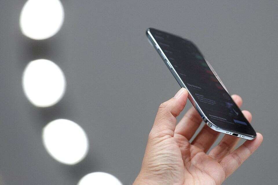 iPhone Air , REUTERS