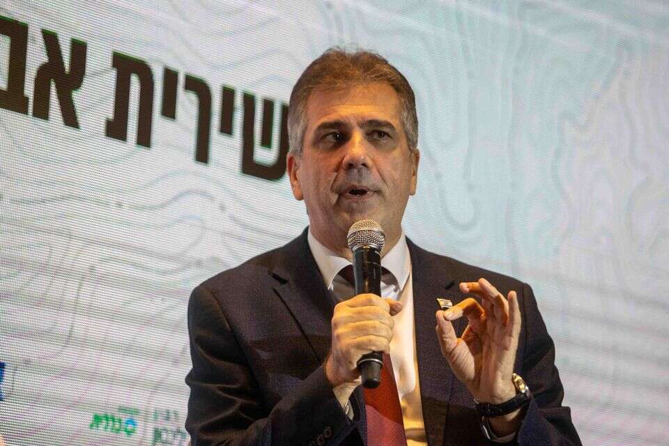 השר אלי כהן , אורן בן חקון