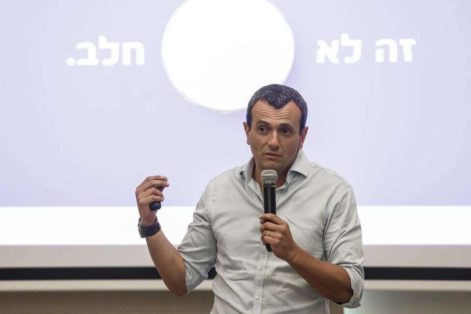 שי באבד, מנכ״ל שטראוס , יהושע יוסף