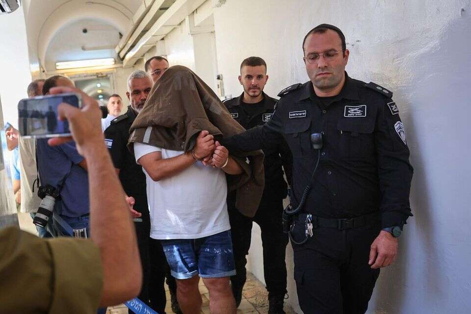אלי מוסלי מובא לדיון בהארכת מעצרו , אורן בן חקון