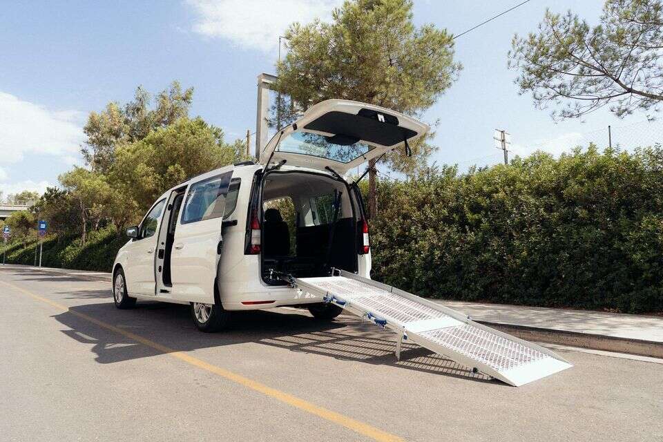 אופרן תאפשר שכירת רכב נגיש בשדה התעופה באתונה , יח"צ