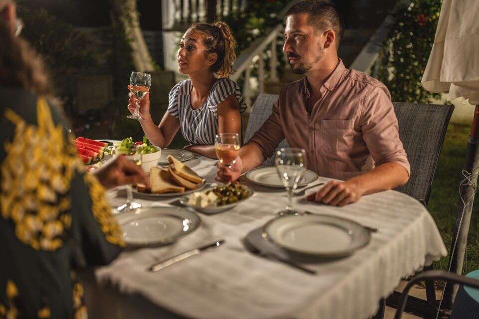 זוגיות בדידות חגים רווקות עצב , istock