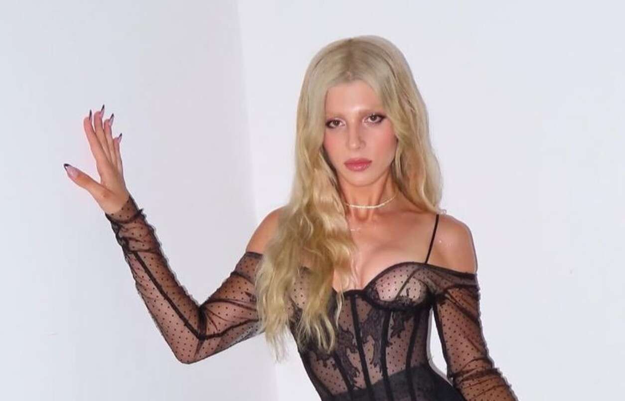 אלאיה הוף , אינסטגרם