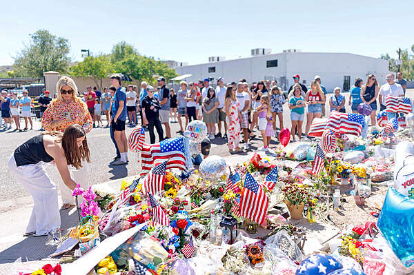 אמריקנים מכבדים את זכרו של קירק  , אי.אף.פי, רויטרס