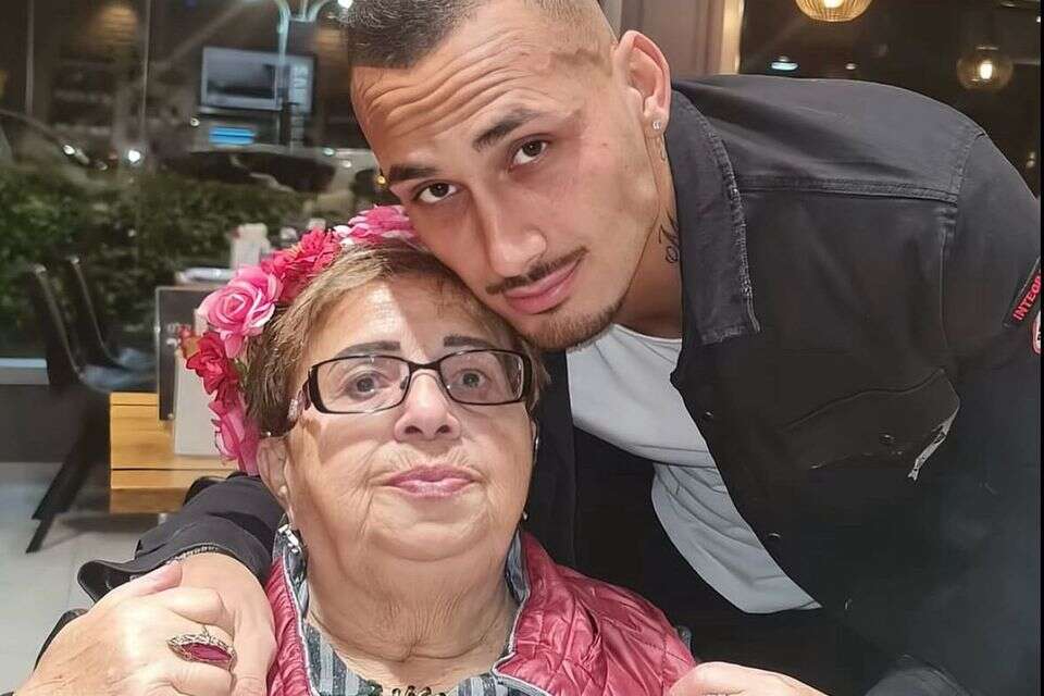 ארז איסקוב וסבתו ז"ל , ללא