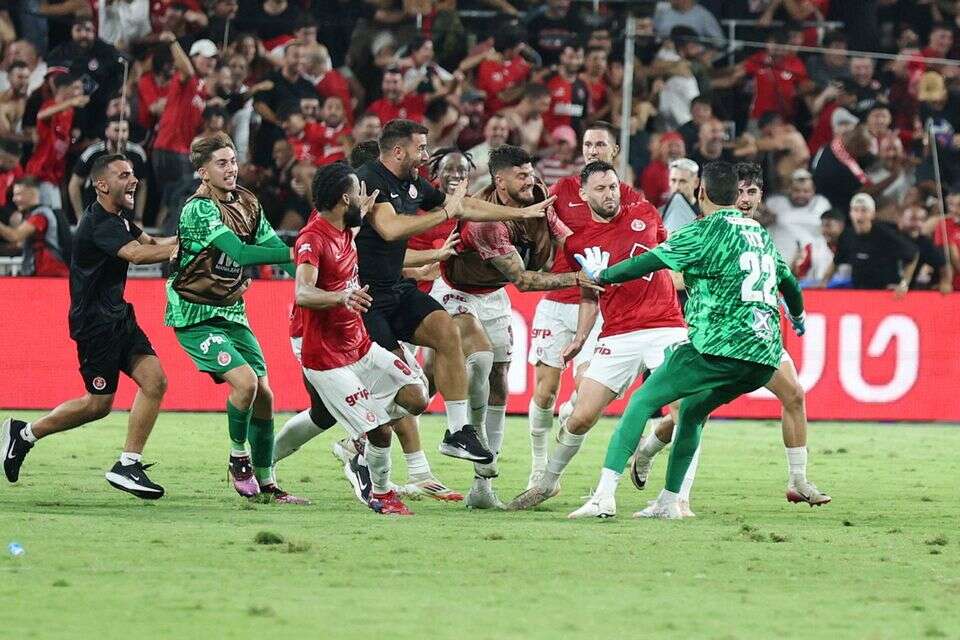 שחקני הפועל תל אביב בטירוף , אלן שיבר