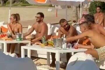 טיילור מלכוב והחבר החדש מבלים ליד איתי לוי