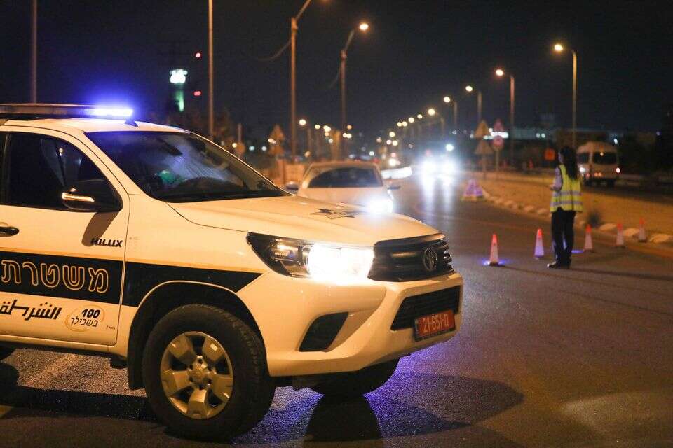 בבוץ ואגרופים: ראש מועצת חבל יבנה הותקף מחוץ לבניין המועצה