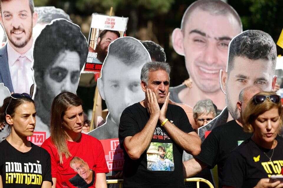 מישל אילוז, אביו של החטוף גיא אילוז , אורן בן חקון