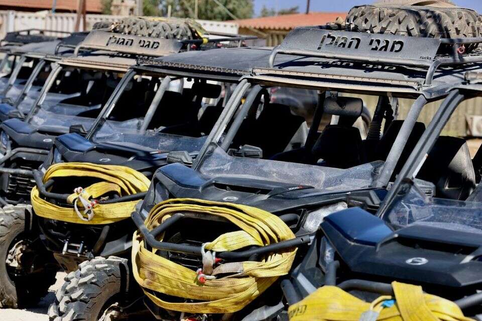 מאפשרים תנועה מהירה בשדות ובדרכים החקלאיות. רכבי השטח "מבריקס" , אורן כהן