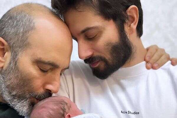 גרם לו לבכות. רן דנקר ובן זוגו איתי וייזר ,