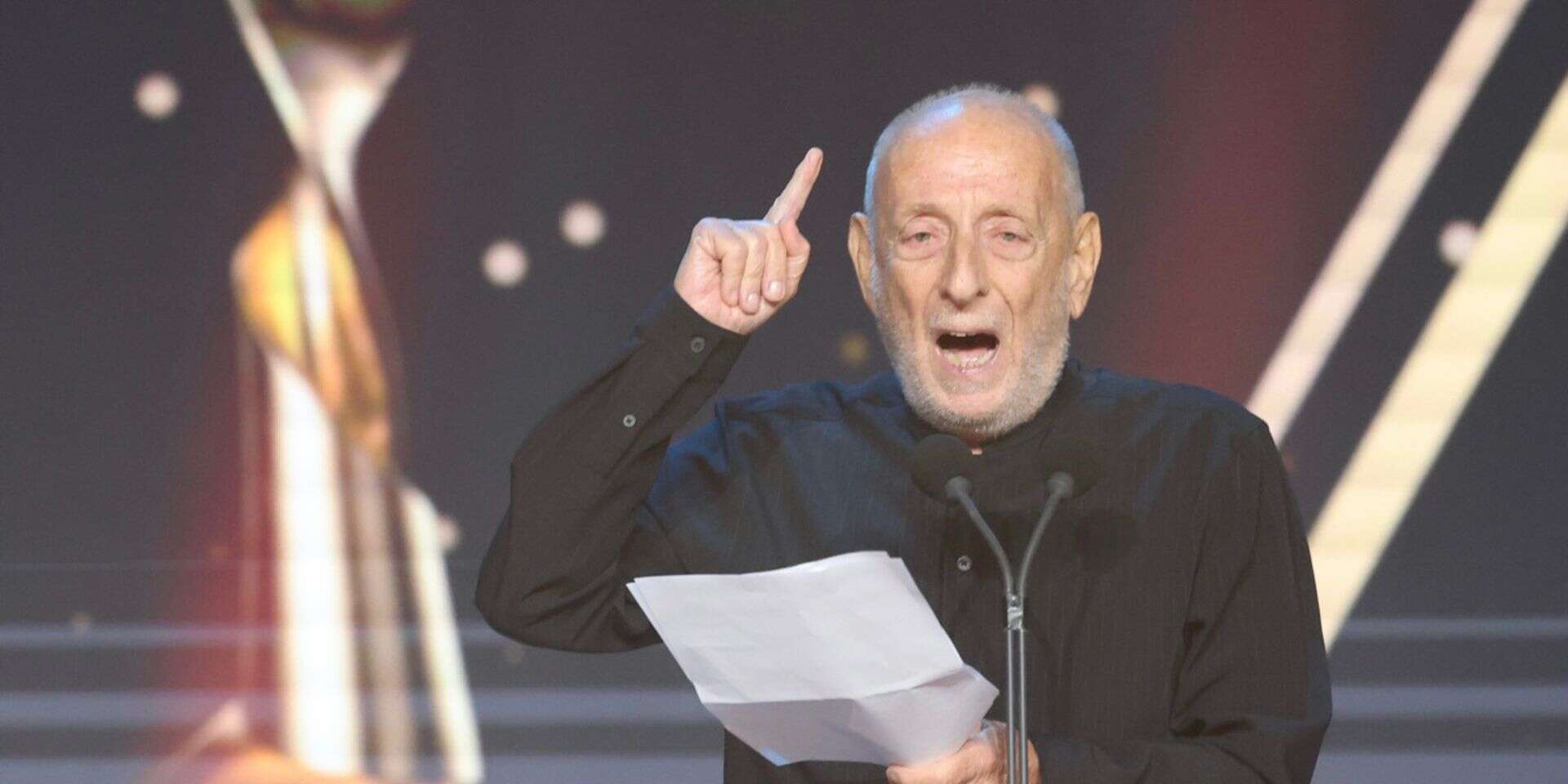 הבמאי אורי ברבש בטקס פרסי אופיר. תקף את השר , קוקו