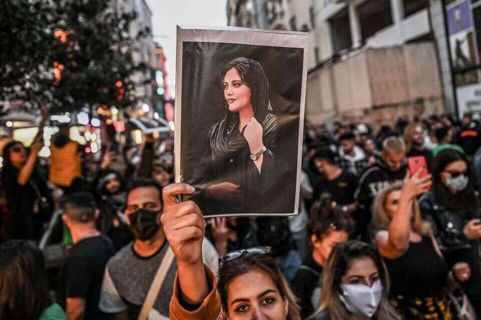 מהסא אמיני (ארכיון) , ללא קרדיט