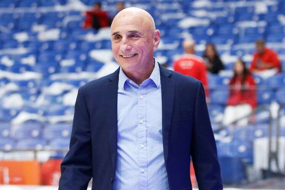 עפר שלח , אלן שיבר