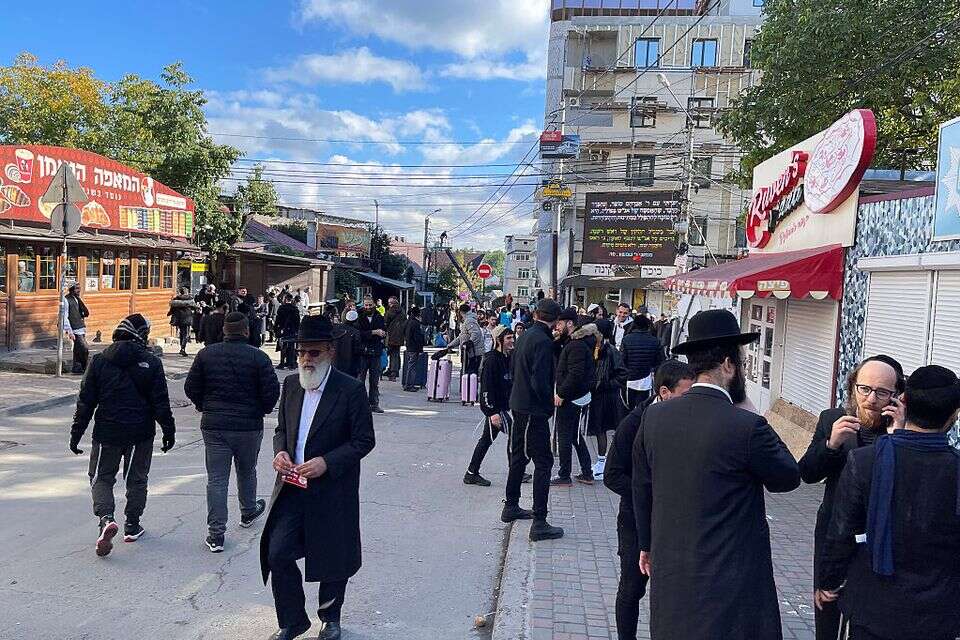 חסידי ברסלב באומן (ארכיון). , יהודה פרץ