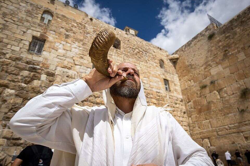 תקיעת שופר , אורן בן חקון
