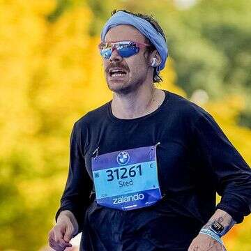 הארי סטיילס במרתון: התחפש ושבר שיא אישי